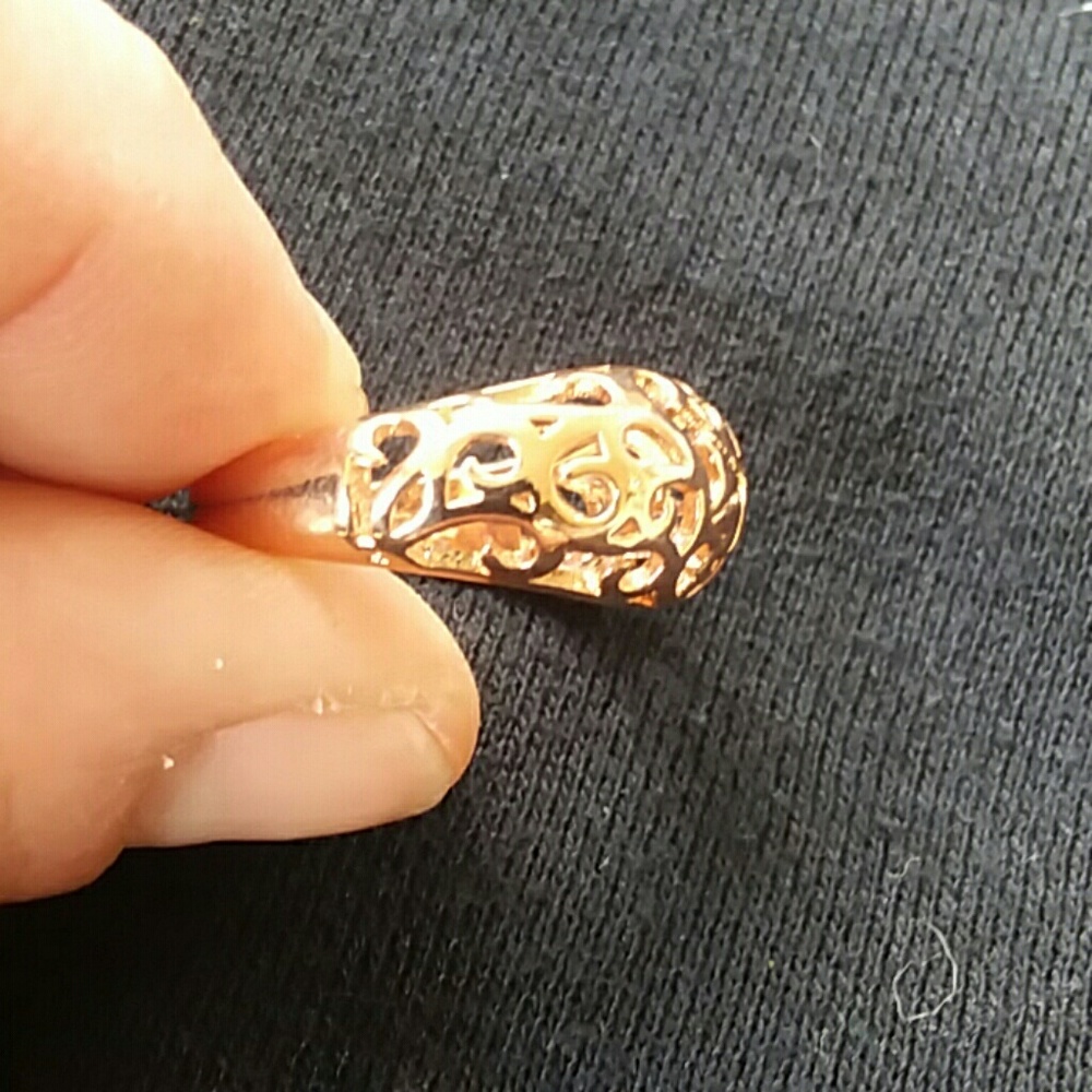 Ring - Picture 2 of 4